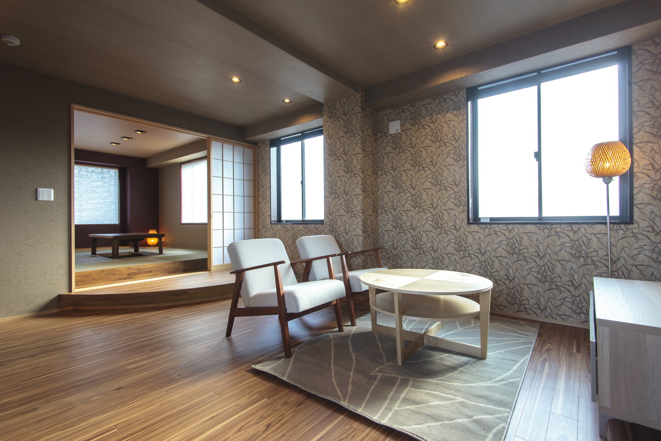 くつろぎの和室を備えた温かみのあるマンション