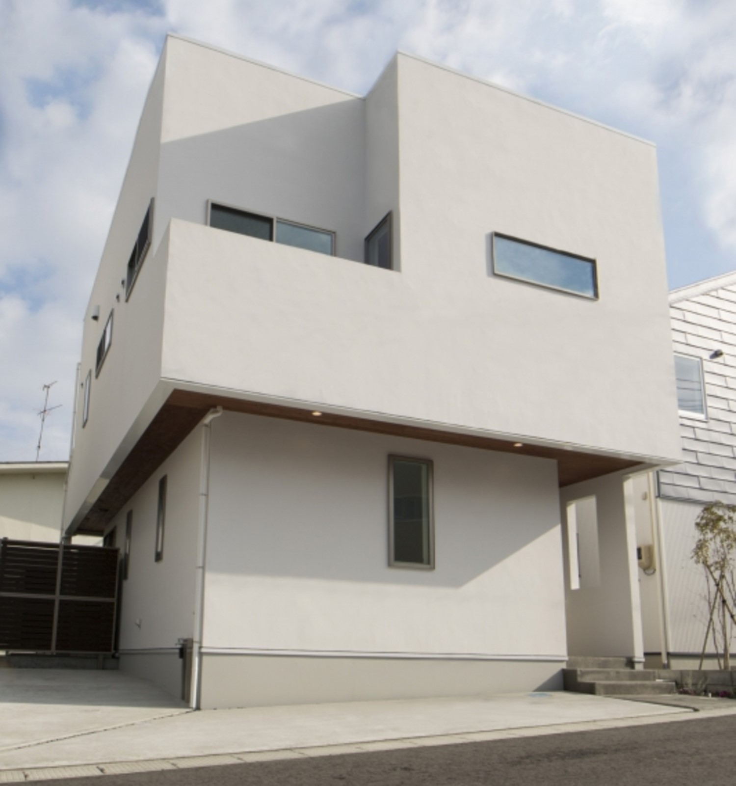 シンプルの中にも個性が散りばめられたホテルライクな家