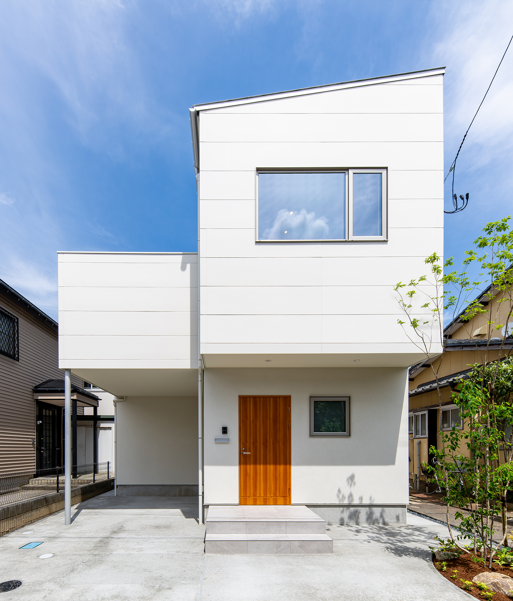 光と木のぬくもりに包まれる、シンプルな暮らしの家｜新潟市中央区小張木